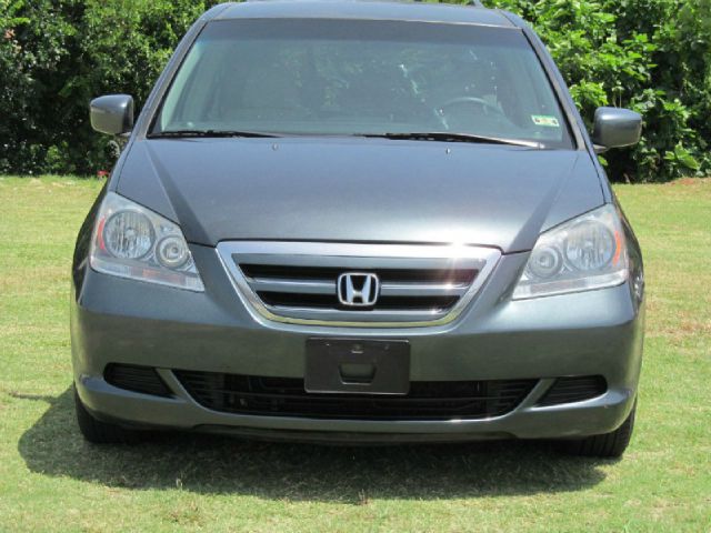 Honda Odyssey 2005 photo 3