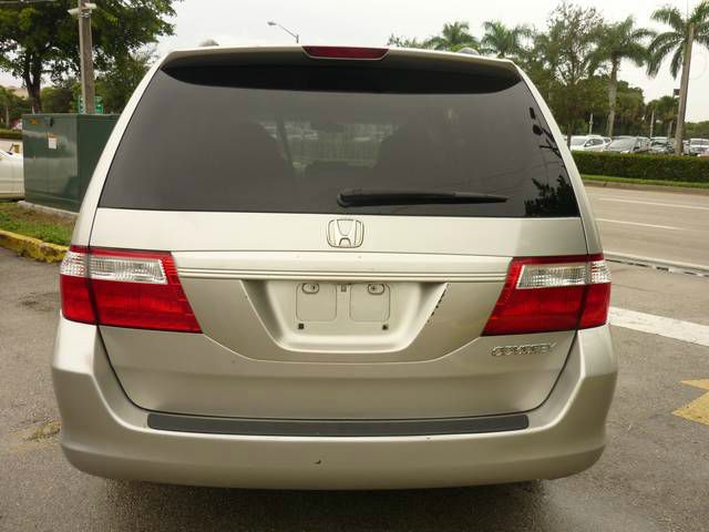 Honda Odyssey 2005 photo 1