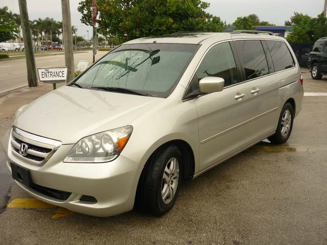 Honda Odyssey 2005 photo 3