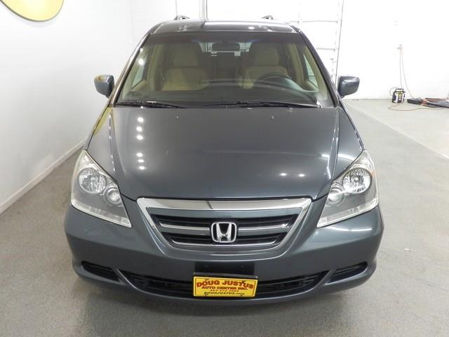 Honda Odyssey 2005 photo 2