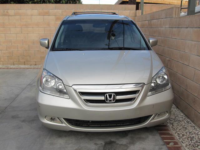 Honda Odyssey 2005 photo 2