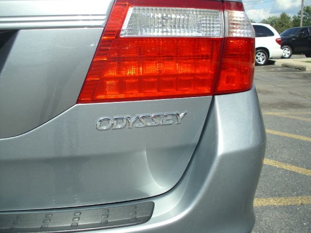 Honda Odyssey 2005 photo 3