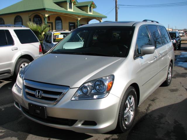 Honda Odyssey 2005 photo 1