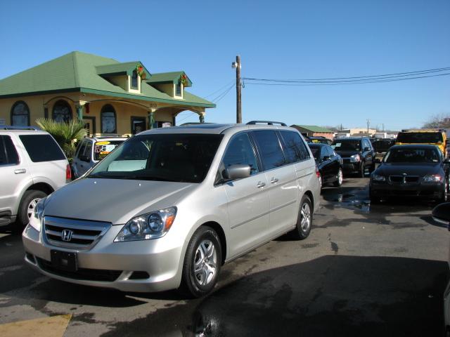 Honda Odyssey 2005 photo 3