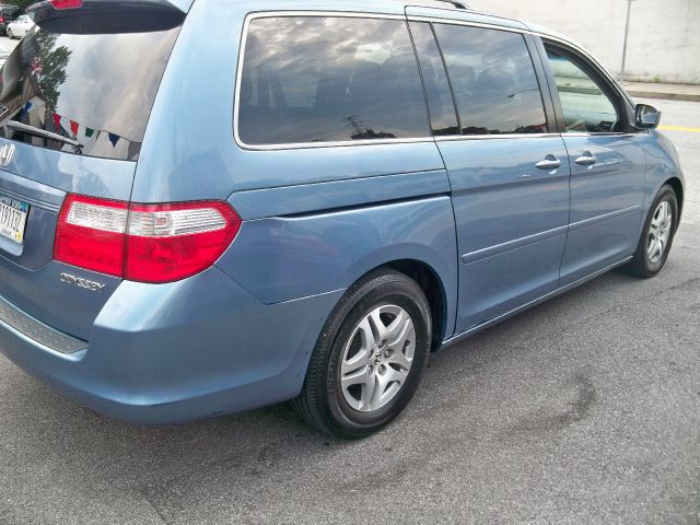 Honda Odyssey 2005 photo 3