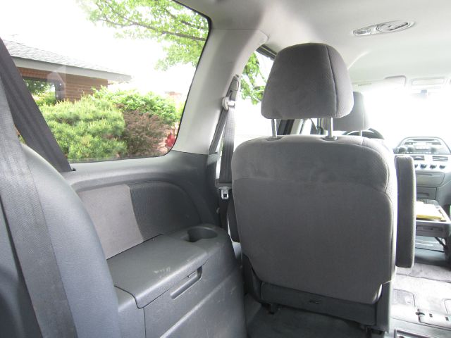 Honda Odyssey 2005 photo 16