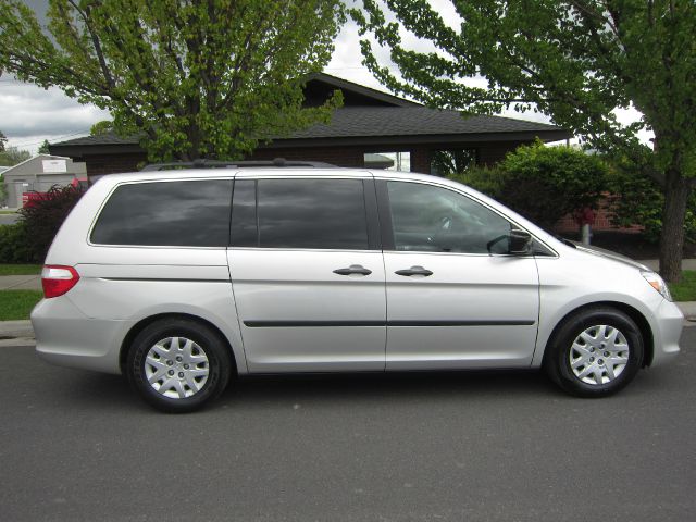 Honda Odyssey 2005 photo 18