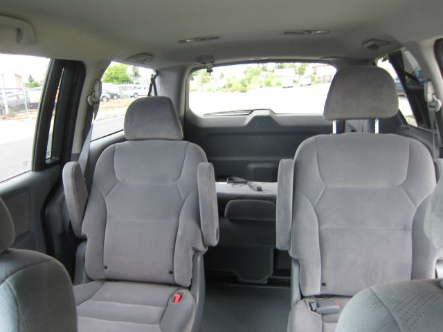 Honda Odyssey 2005 photo 6