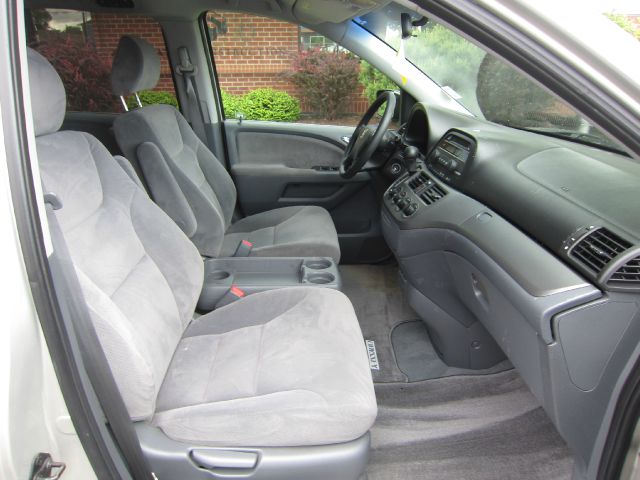 Honda Odyssey 2005 photo 8