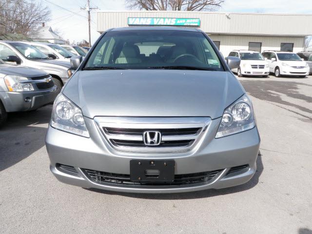 Honda Odyssey 2005 photo 1