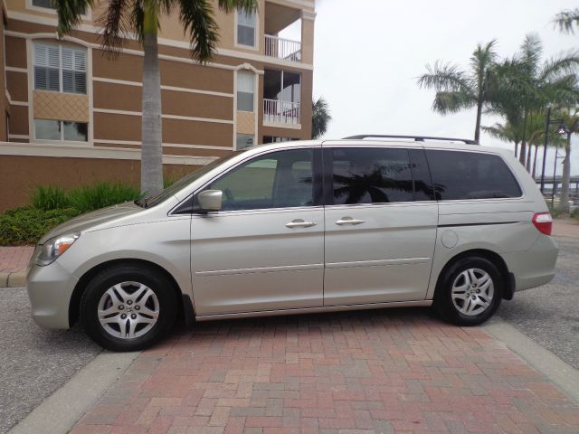 Honda Odyssey 2005 photo 3