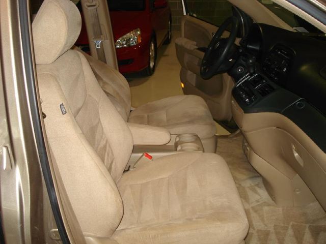 Honda Odyssey 2005 photo 3