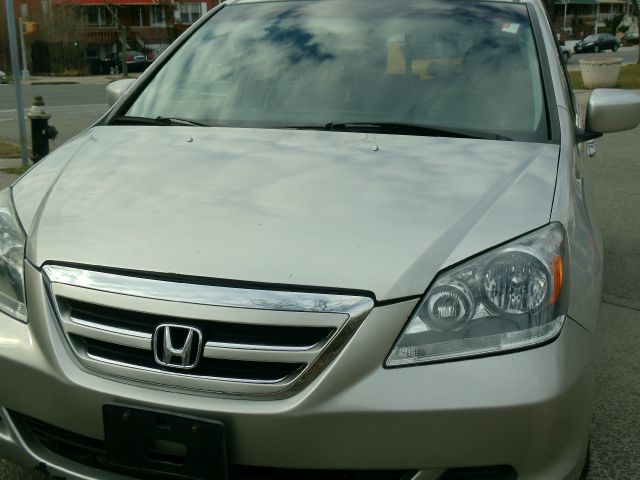 Honda Odyssey 2005 photo 3