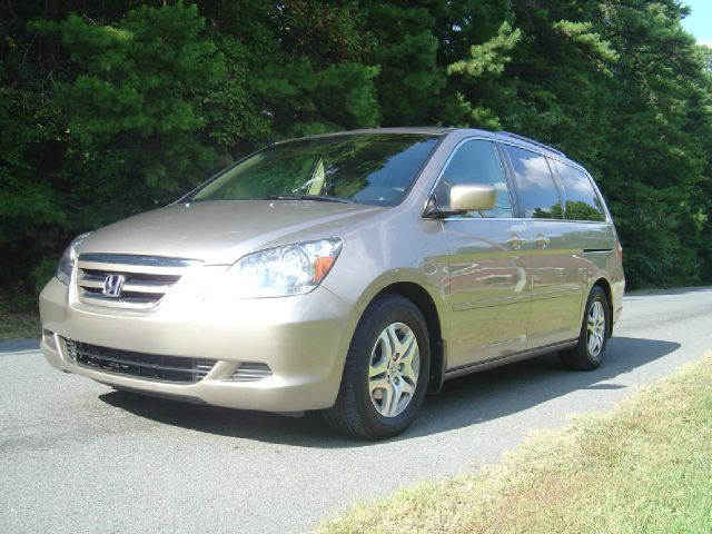 Honda Odyssey 2005 photo 1