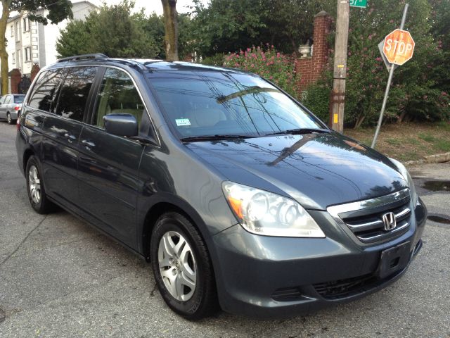 Honda Odyssey 2005 photo 3