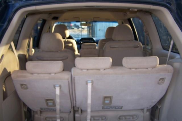 Honda Odyssey 2005 photo 3