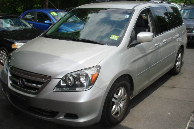 Honda Odyssey 2005 photo 1