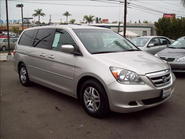 Honda Odyssey 2005 photo 2