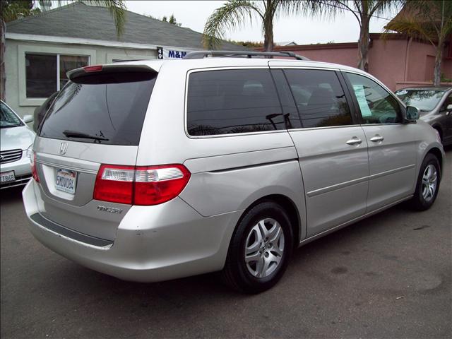 Honda Odyssey 2005 photo 3