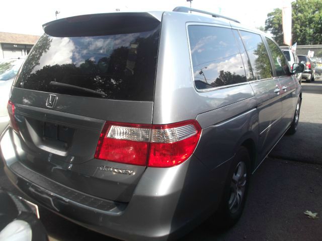 Honda Odyssey 2005 photo 1