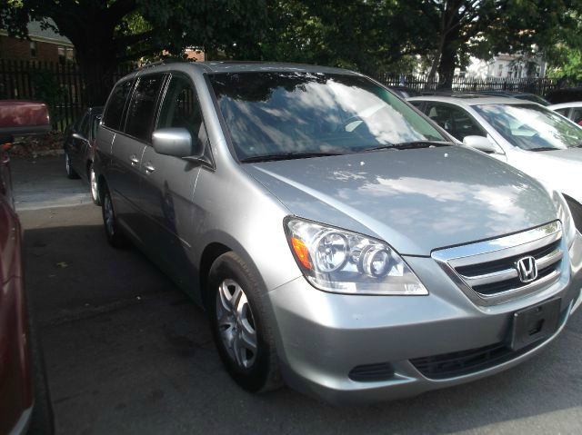 Honda Odyssey 2005 photo 2