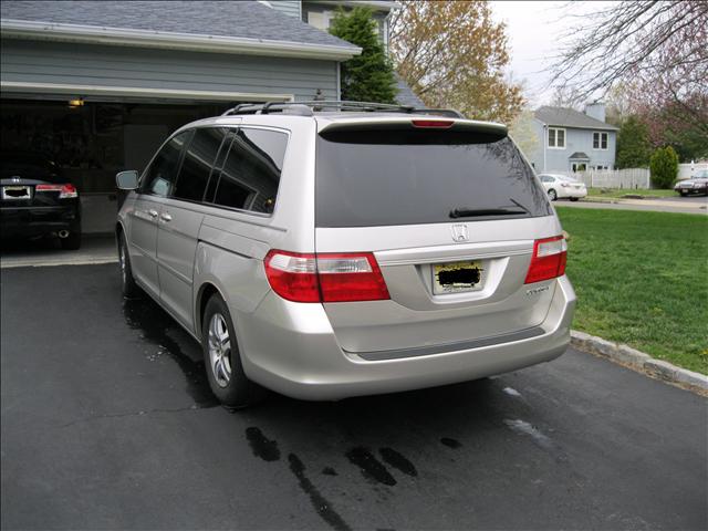 Honda Odyssey 2005 photo 2