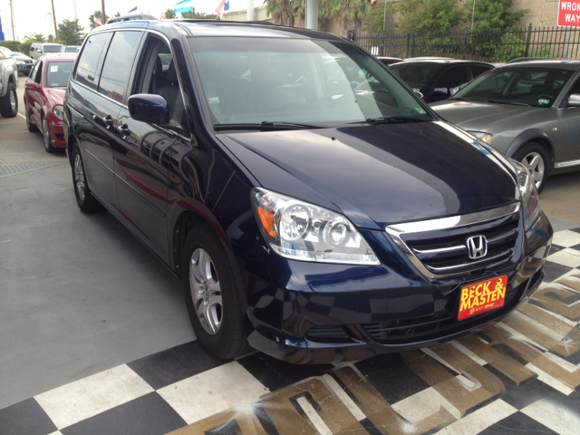 Honda Odyssey 2005 photo 2