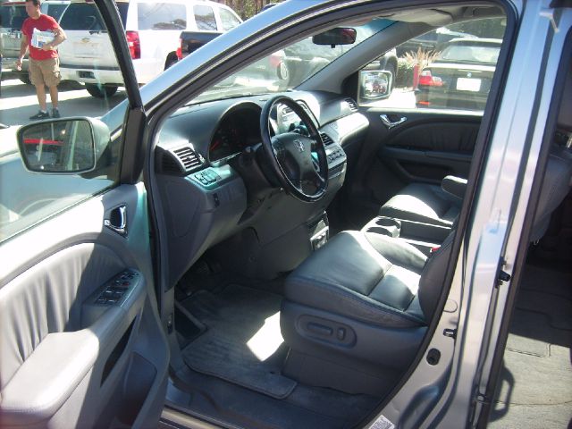 Honda Odyssey 2006 photo 3