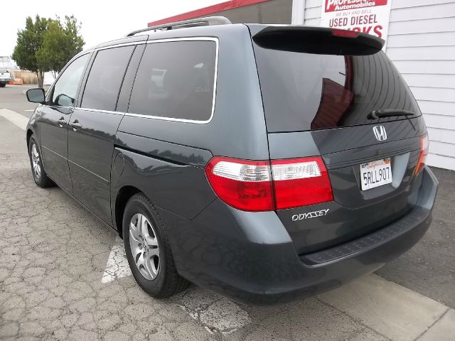 Honda Odyssey 2006 photo 2