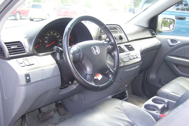 Honda Odyssey 2006 photo 2