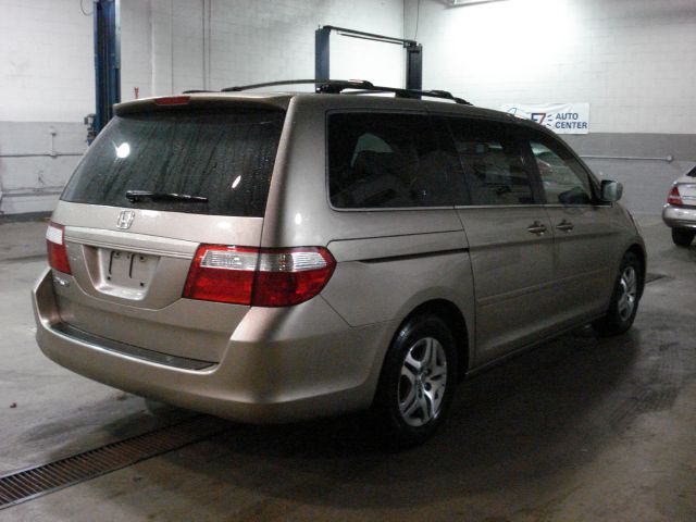 Honda Odyssey 2006 photo 2