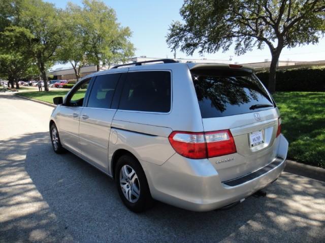 Honda Odyssey 2006 photo 2