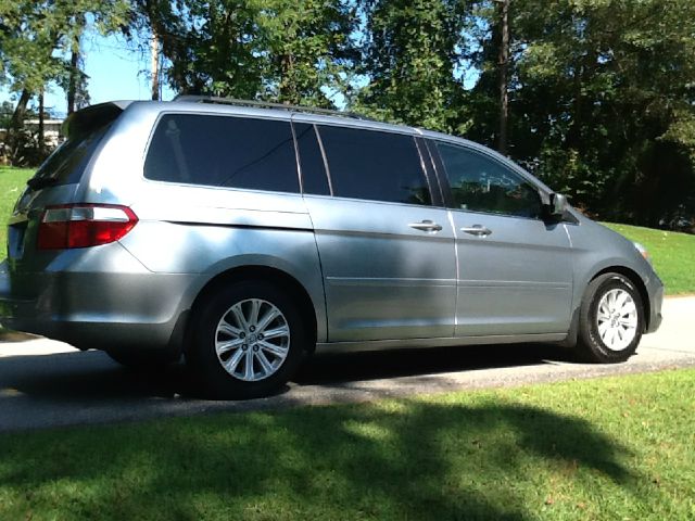 Honda Odyssey 2006 photo 2