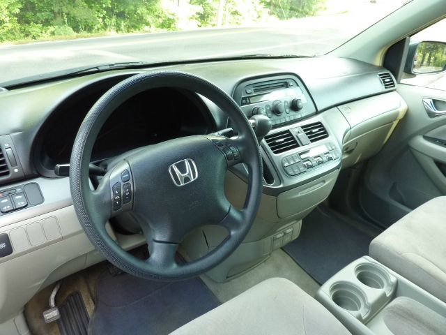 Honda Odyssey 2006 photo 2