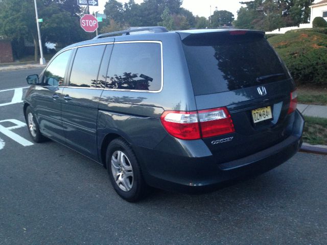 Honda Odyssey 2006 photo 2