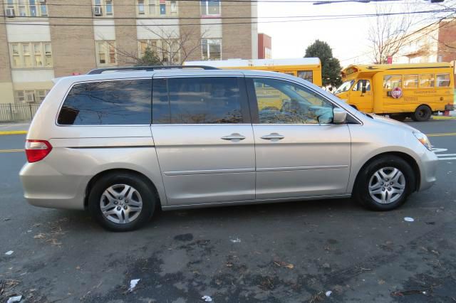 Honda Odyssey 2006 photo 2