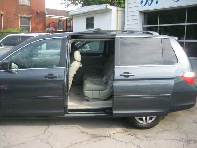 Honda Odyssey 2006 photo 3