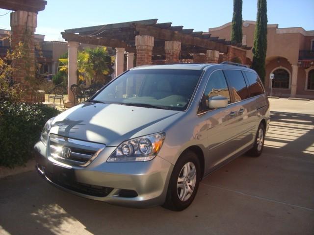 Honda Odyssey LS 2WD MiniVan