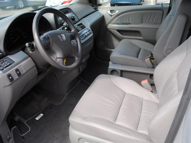 Honda Odyssey 2010 photo 3