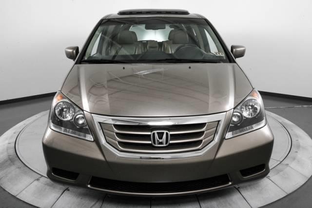 Honda Odyssey 2010 photo 2