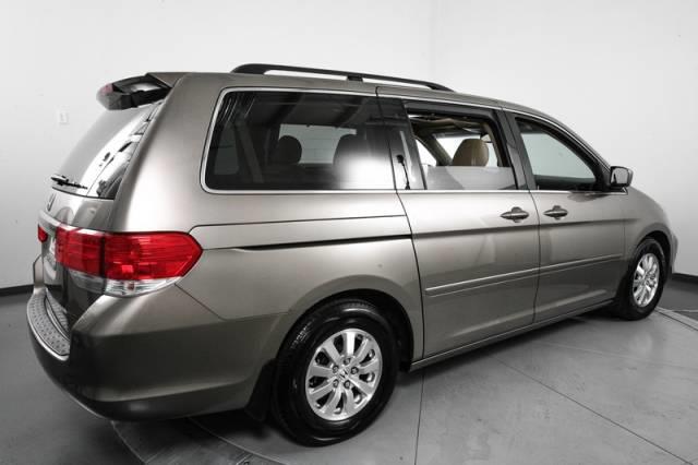 Honda Odyssey 2010 photo 4