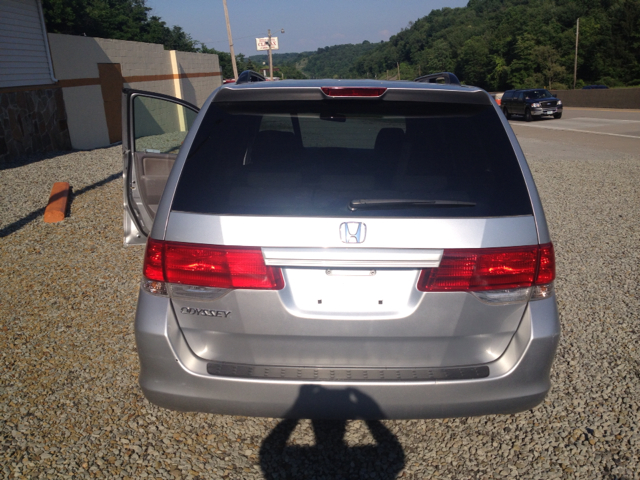 Honda Odyssey 2010 photo 2