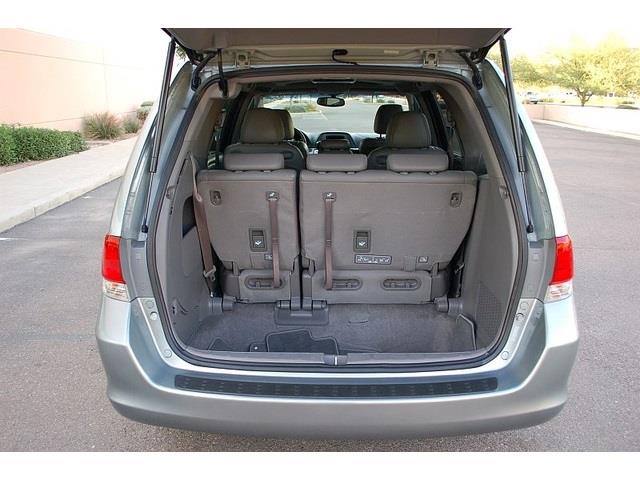 Honda Odyssey 2010 photo 2