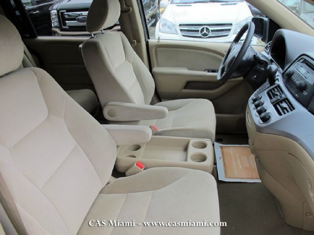 Honda Odyssey 2010 photo 3