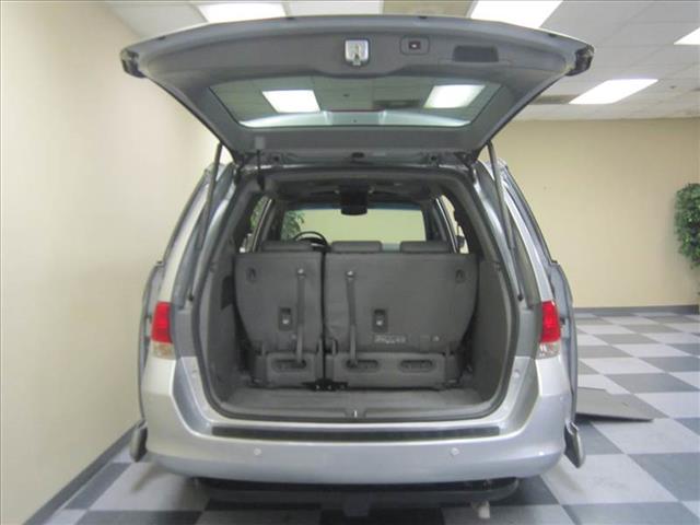 Honda Odyssey 2010 photo 12