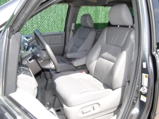 Honda Odyssey 2010 photo 2