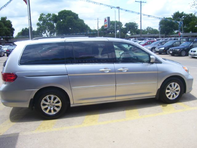 Honda Odyssey 2010 photo 2