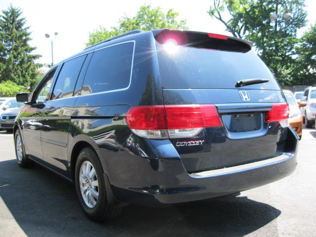 Honda Odyssey 2010 photo 2