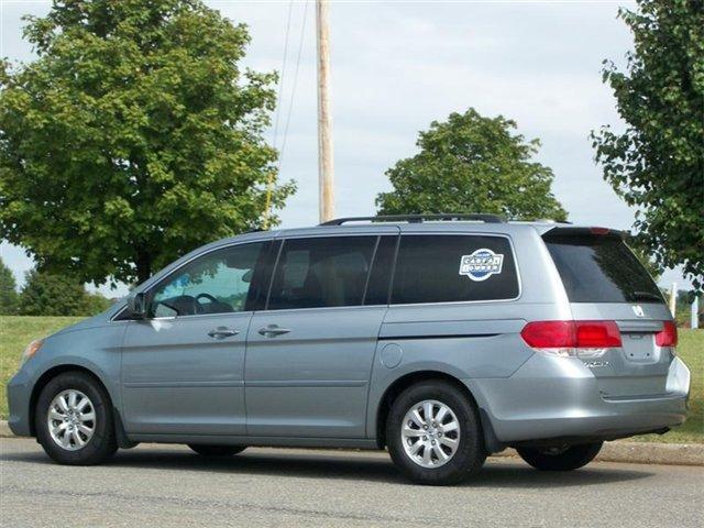 Honda Odyssey 2010 photo 2