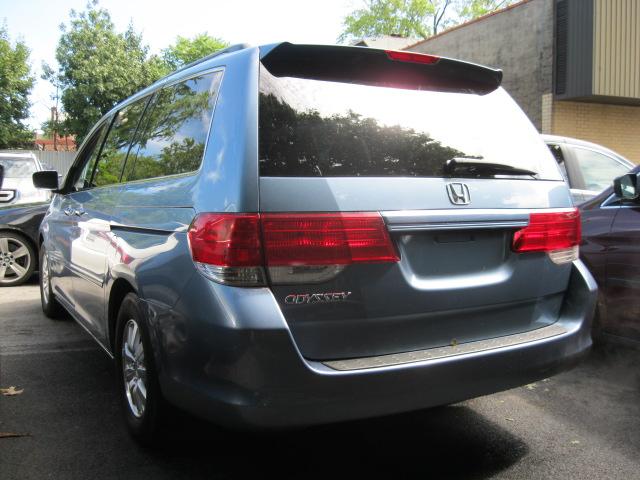 Honda Odyssey 2010 photo 2